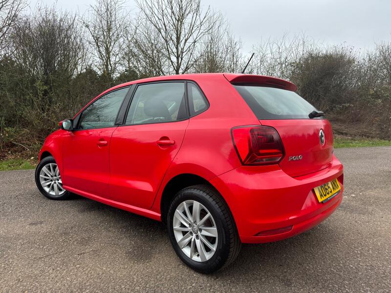 VOLKSWAGEN POLO