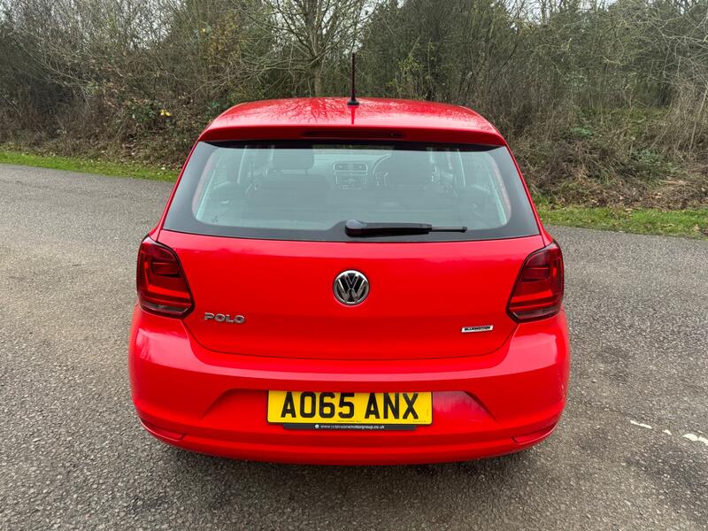 VOLKSWAGEN POLO