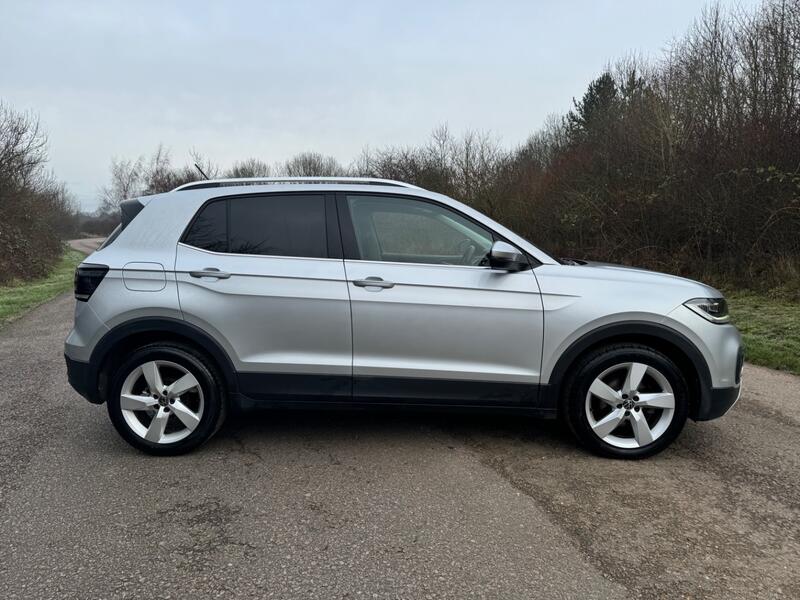 VOLKSWAGEN T-CROSS