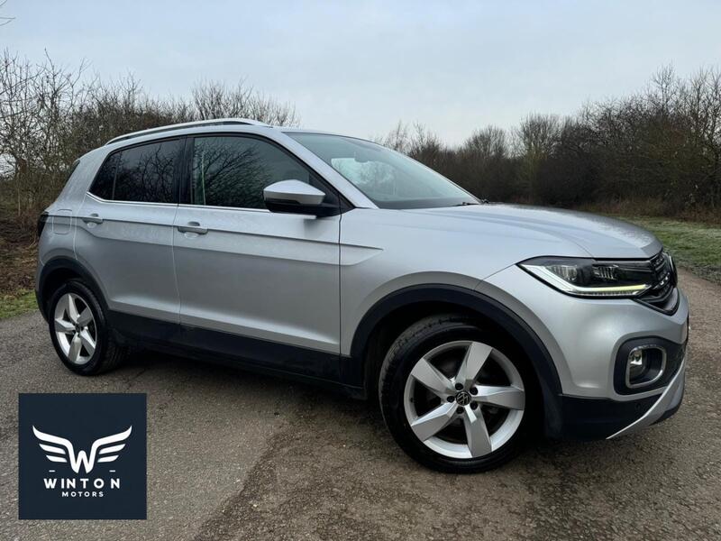 VOLKSWAGEN T-CROSS