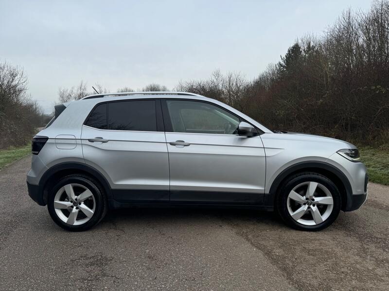 VOLKSWAGEN T-CROSS