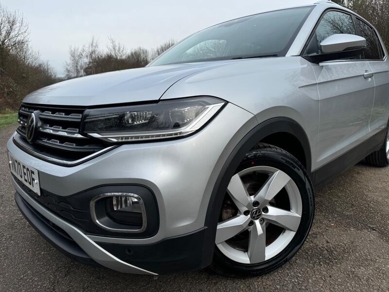 VOLKSWAGEN T-CROSS