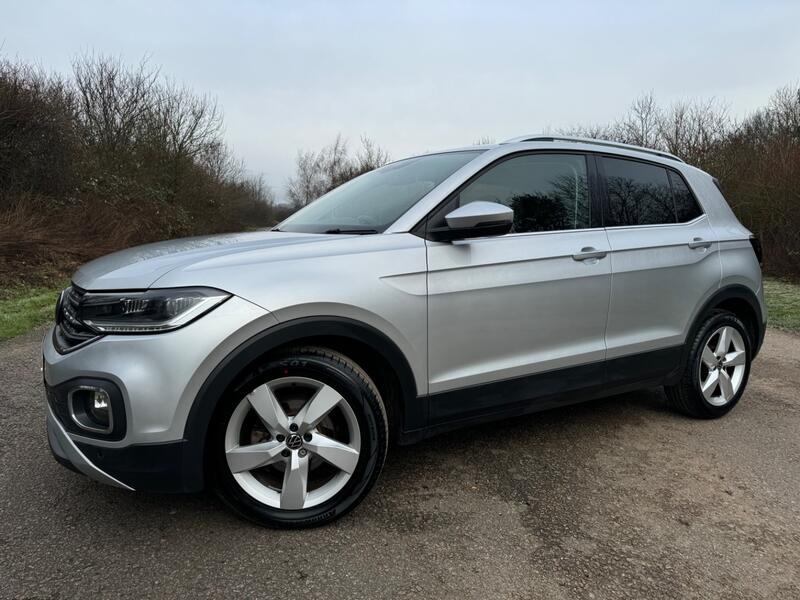 VOLKSWAGEN T-CROSS