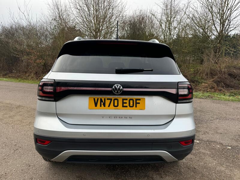 VOLKSWAGEN T-CROSS
