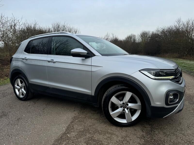 VOLKSWAGEN T-CROSS