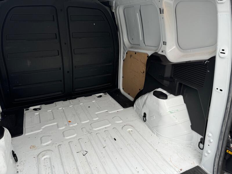 FORD TRANSIT COURIER