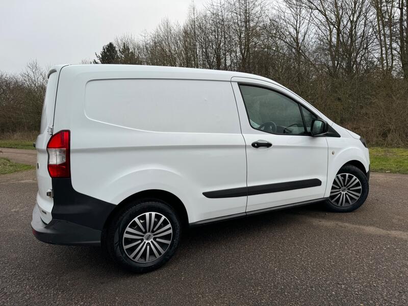FORD TRANSIT COURIER