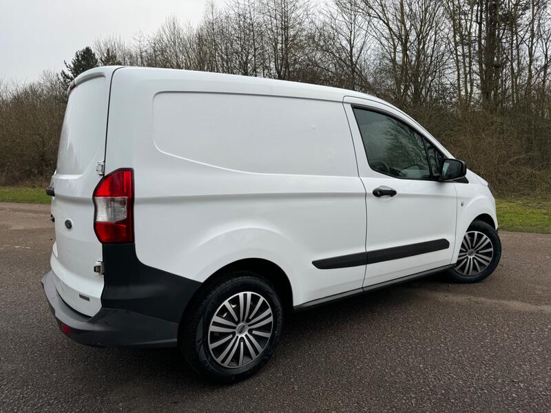 FORD TRANSIT COURIER
