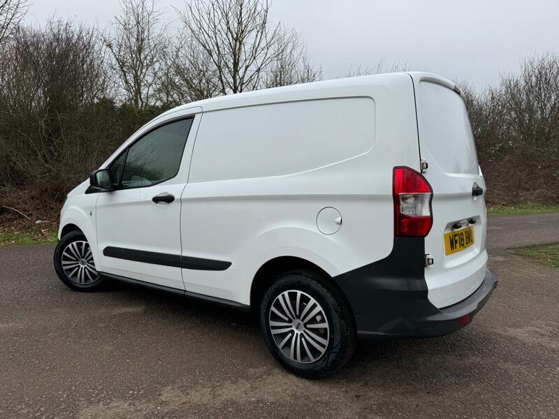 FORD TRANSIT COURIER