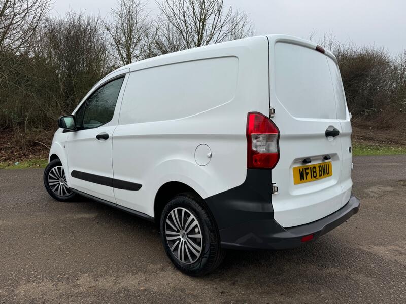 FORD TRANSIT COURIER