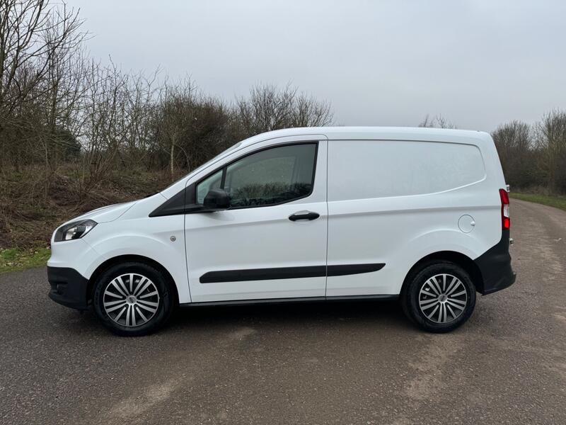 FORD TRANSIT COURIER