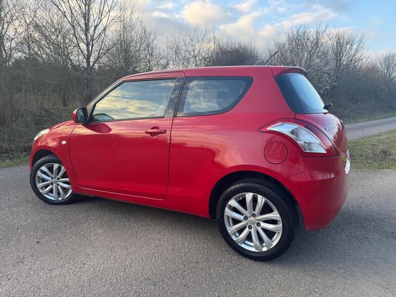 SUZUKI SWIFT