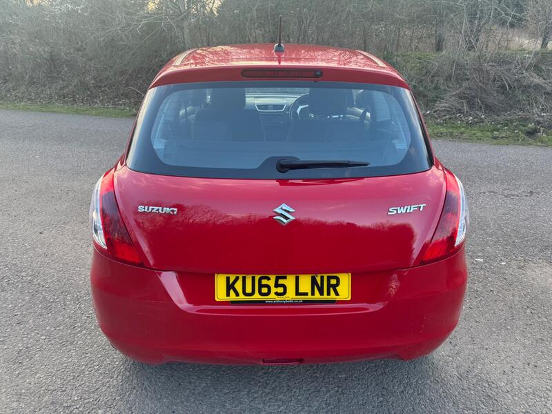 SUZUKI SWIFT