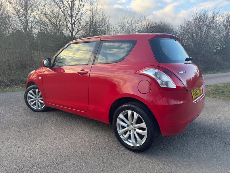 SUZUKI SWIFT