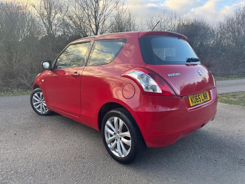 SUZUKI SWIFT