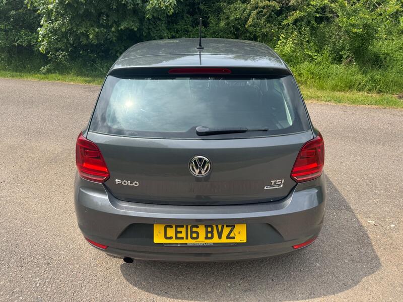 VOLKSWAGEN POLO