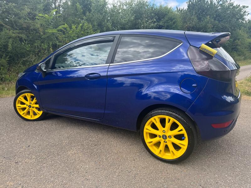 FORD FIESTA
