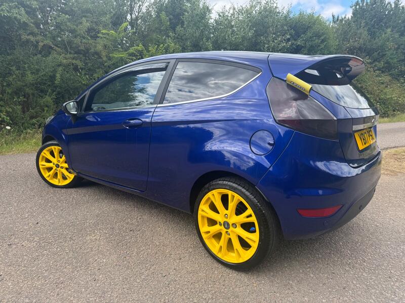 FORD FIESTA
